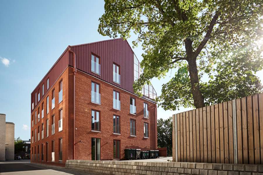 Atypische Asymmetrie mit Stahl ganz oben, Bjerggade 2, 4600 Køge